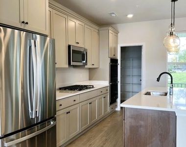 5368 Siri Court - Photo Thumbnail 8