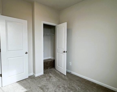5368 Siri Court - Photo Thumbnail 17