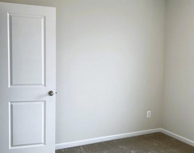 5368 Siri Court - Photo Thumbnail 16