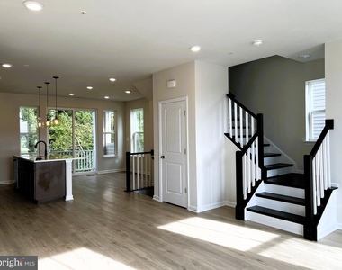 5368 Siri Court - Photo Thumbnail 5