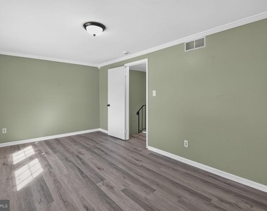 5367 King Arthur Circle - Photo Thumbnail 3