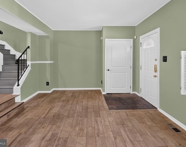 5367 King Arthur Circle - Photo Thumbnail 7
