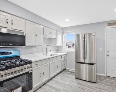 1145 W Cross Street - Photo Thumbnail 8