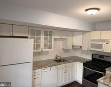 382 Homeland Southway - Photo Thumbnail 2