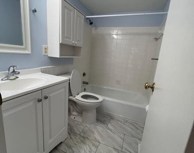 382 Homeland Southway - Photo Thumbnail 17