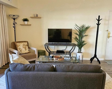 304 Forbes Street - Photo Thumbnail 3