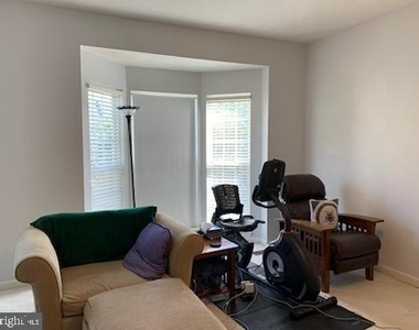 1444 Pangbourne Way - Photo Thumbnail 17