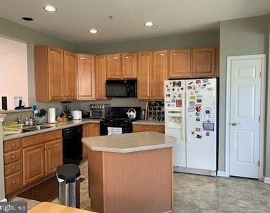 1444 Pangbourne Way - Photo Thumbnail 8