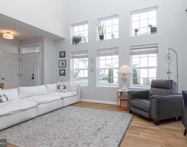 409 Galway Court - Photo Thumbnail 12