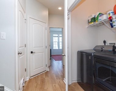 409 Galway Court - Photo Thumbnail 23