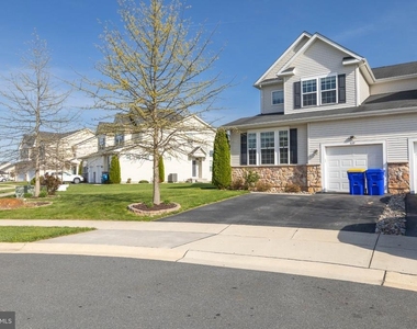 409 Galway Court - Photo Thumbnail 3