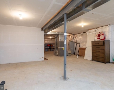 409 Galway Court - Photo Thumbnail 47
