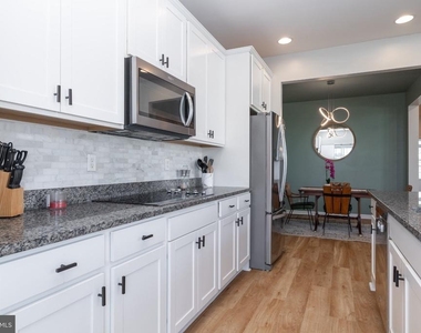 409 Galway Court - Photo Thumbnail 17