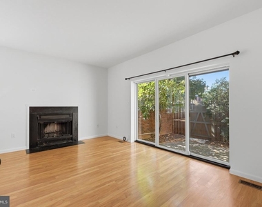 521 Brummel Court Nw - Photo Thumbnail 12