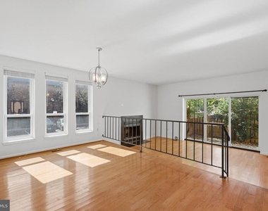 521 Brummel Court Nw - Photo Thumbnail 8
