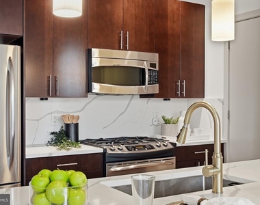 929 Florida Avenue Nw - Photo Thumbnail 7