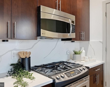 929 Florida Avenue Nw - Photo Thumbnail 10