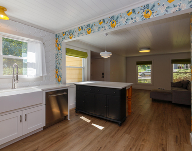 2323 Yost Boulevard - Photo Thumbnail 3