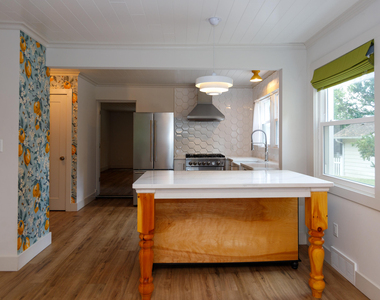 2323 Yost Boulevard - Photo Thumbnail 6