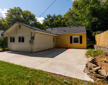 2323 Yost Boulevard - Photo Thumbnail 21