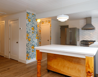 2323 Yost Boulevard - Photo Thumbnail 5