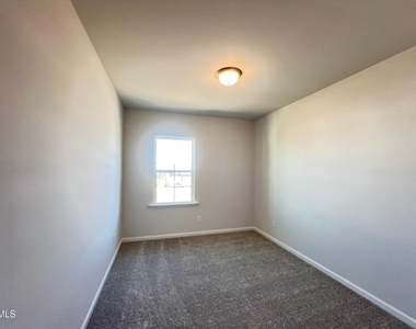 1312 Hollyview Avenue - Photo Thumbnail 6