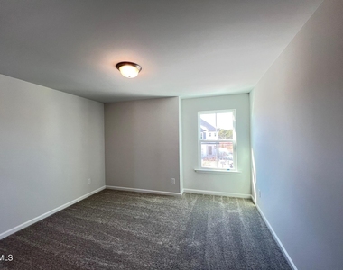 1312 Hollyview Avenue - Photo Thumbnail 11