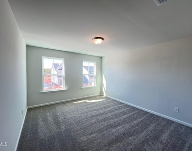 1312 Hollyview Avenue - Photo Thumbnail 12
