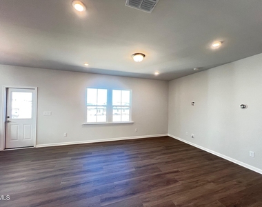 1312 Hollyview Avenue - Photo Thumbnail 5
