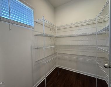 1046 Salt Glaze Lane - Photo Thumbnail 11