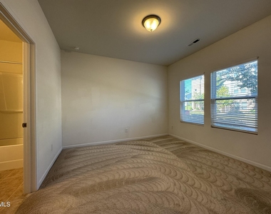 1046 Salt Glaze Lane - Photo Thumbnail 3