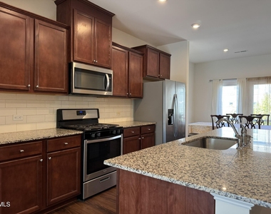 1046 Salt Glaze Lane - Photo Thumbnail 14