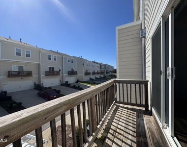 1046 Salt Glaze Lane - Photo Thumbnail 27