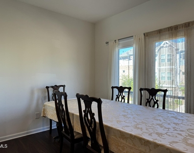 1046 Salt Glaze Lane - Photo Thumbnail 9