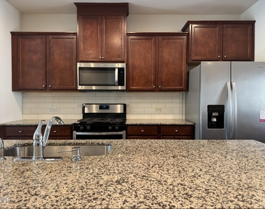 1046 Salt Glaze Lane - Photo Thumbnail 7