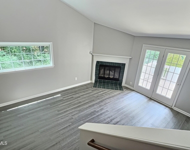 109 Weatherhill Point - Photo Thumbnail 6