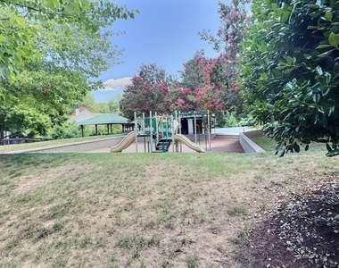 109 Weatherhill Point - Photo Thumbnail 29