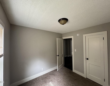 518 Elmira Avenue - Photo Thumbnail 5
