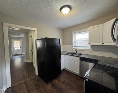 518 Elmira Avenue - Photo Thumbnail 3