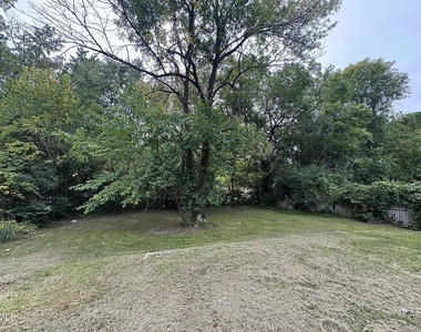 518 Elmira Avenue - Photo Thumbnail 11