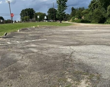 525 S Main Street - Photo Thumbnail 2