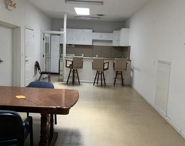 525 S Main Street - Photo Thumbnail 15