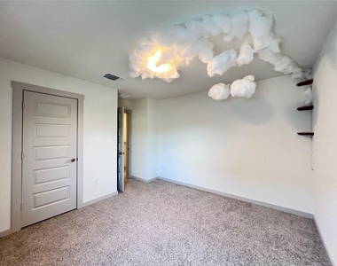 2108 Daleside Ln - Photo Thumbnail 20