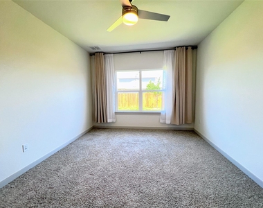 2108 Daleside Ln - Photo Thumbnail 8