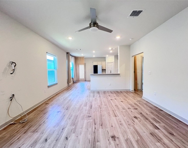 2108 Daleside Ln - Photo Thumbnail 1