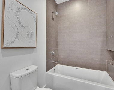 1118 W 7th St - Photo Thumbnail 10