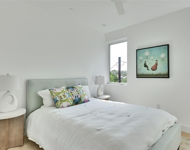 1118 W 7th St - Photo Thumbnail 8