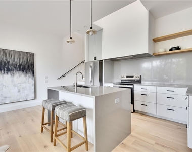 1118 W 7th St - Photo Thumbnail 1