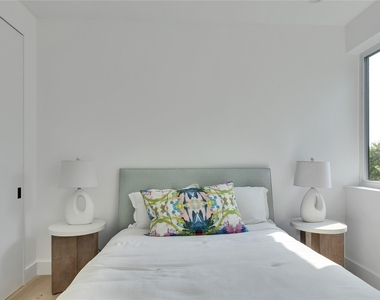 1118 W 7th St - Photo Thumbnail 20