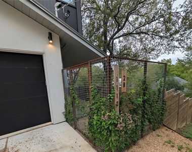 1118 W 7th St - Photo Thumbnail 21